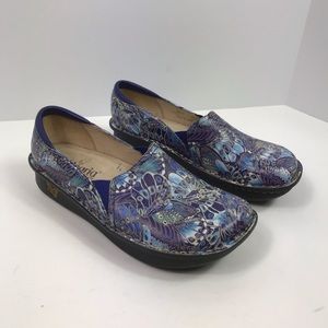 Alegria Debra butterfly clog closed toe mu…